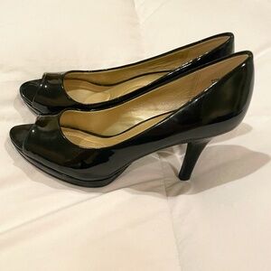 New Bandolino Patent Leather Heels Black